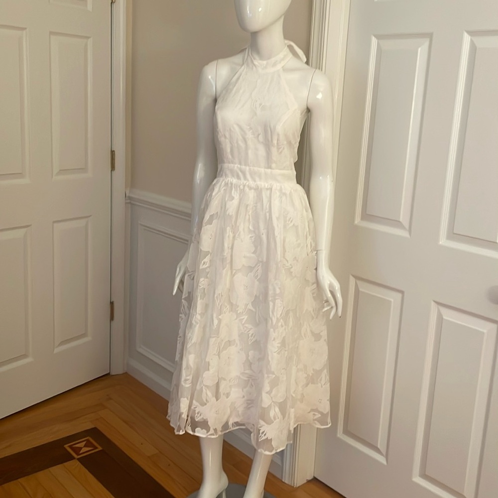 NWT Lulu’s White Floral Halter Midi Dress Size M